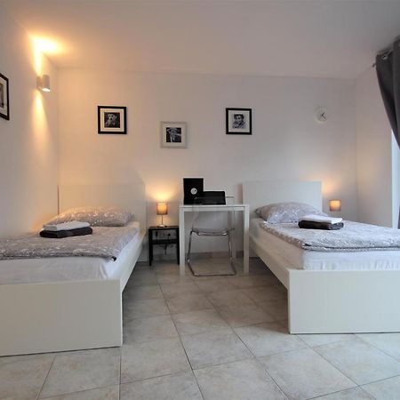 Andriss - Travel & Work - 5 Bedroom - Kitchen - Parking Kaiserslautern Esterno foto